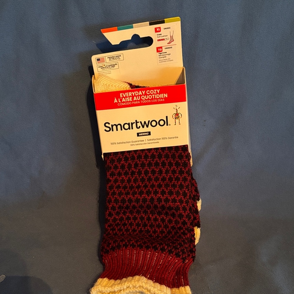 Smartwool Unisex Everyday Cozy Crew Socks - Burgundy/Black